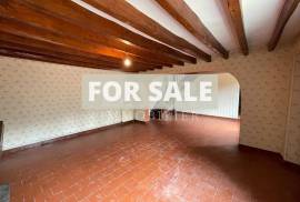 Detached Country House with Over Two Hectares of Land