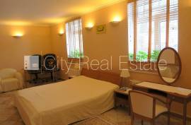 Detached house for rent in Jurmala, 340.00m2