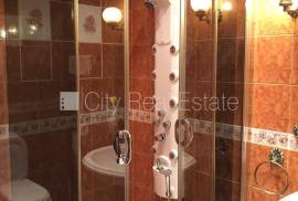 Detached house for rent in Jurmala, 340.00m2