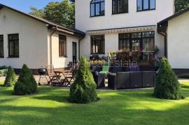 Detached house for rent in Jurmala, 340.00m2