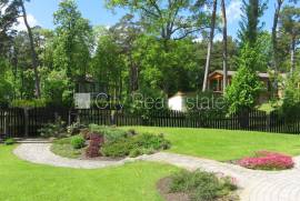 Detached house for rent in Jurmala, 340.00m2