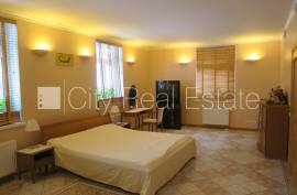 Detached house for rent in Jurmala, 340.00m2