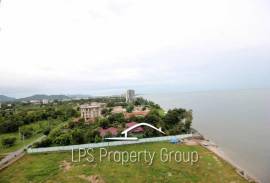 1 Bedroom Beach Front Condo at Huahin Garden Beach