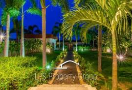 Modern 4 Bedroom Pool Villa