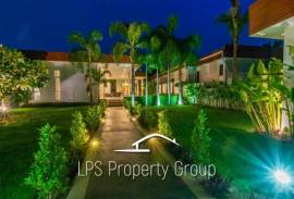 Modern 4 Bedroom Pool Villa