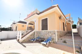 FABULOUS 3 BEDROOM VILLA WITH VIEWS AND PROVATE SWIMMING POOL