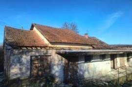 Solid old bakery with good road access and lots of possibilities for further development