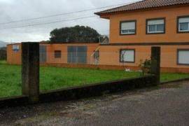 Chalet con finca de 700 m² y nave en Gándara (A Guarda), zona tranquila y soleada