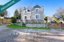 Maison + Hangar + Bâtisse à rénover + Dépendances sur 4 555 m² de terrain.