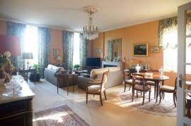 Appartement de 6 Piéces hyper centre de CHATELLERAULT à 1h20 de PARIS enTGV