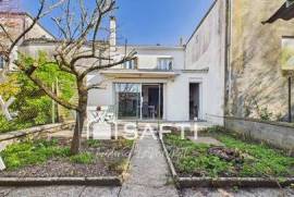 Maison à rénover - 3 chambres - centre-bourg