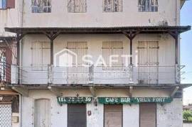 SAINT-PIERRE : Immeuble de 288m² Vue mer et montagne