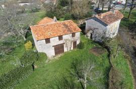 Unique Renovated Hunters' Lodge with Valley Views and Guest House - €175,500