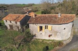 Unique Renovated Hunters' Lodge with Valley Views and Guest House - €175,500