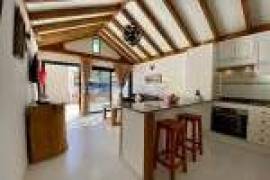 1 Bedroom Bungalow For Sale