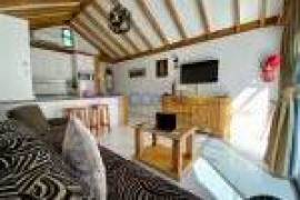 1 Bedroom Bungalow For Sale