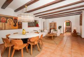 4 Bedrooms - Villa - For Sale