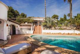 4 Bedrooms - Villa - For Sale