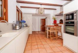 4 Bedrooms - Villa - For Sale