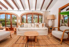 4 Bedrooms - Villa - For Sale