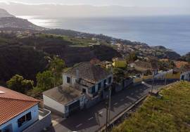 House with Great Potential in Canhas House with Great Potential in Canhas