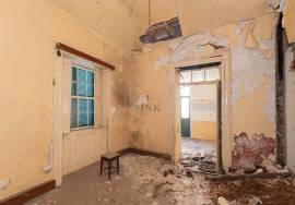 House with Great Potential in Canhas House with Great Potential in Canhas