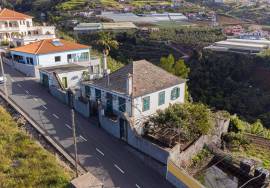 House with Great Potential in Canhas House with Great Potential in Canhas