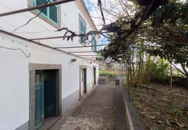 House with Great Potential in Canhas House with Great Potential in Canhas