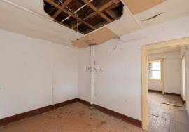 House with Great Potential in Canhas House with Great Potential in Canhas