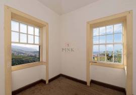 House with Great Potential in Canhas House with Great Potential in Canhas