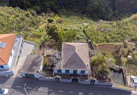 House with Great Potential in Canhas House with Great Potential in Canhas