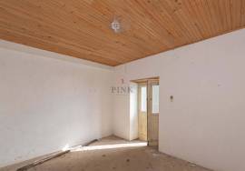 House with Great Potential in Canhas House with Great Potential in Canhas