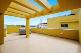 2 Bedroom Duplex Apartment with 2 parking spaces in Alvor