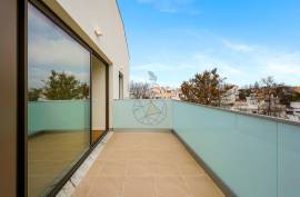 2 Bedroom Duplex Apartment with 2 parking spaces in Alvor