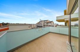 2 Bedroom Duplex Apartment with 2 parking spaces in Alvor