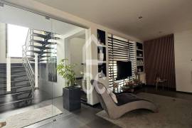 Excellent 4 Bedroom Villa of Modern Architecture Ideal for Living or Investing