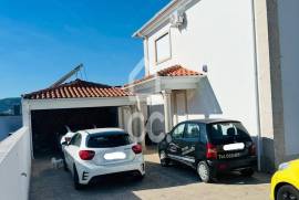 Excellent 4 Bedroom Villa of Modern Architecture Ideal for Living or Investing