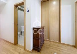 Modern 3 Bedroom Apartment with Open Space, 3 Balconies and Suite