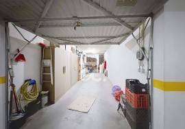 Modern 3 Bedroom Apartment with Open Space, 3 Balconies and Suite