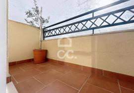 Modern 3 Bedroom Apartment with Open Space, 3 Balconies and Suite