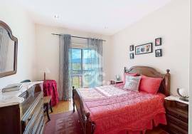 Modern 3 Bedroom Apartment with Open Space, 3 Balconies and Suite