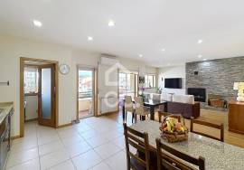 Modern 3 Bedroom Apartment with Open Space, 3 Balconies and Suite