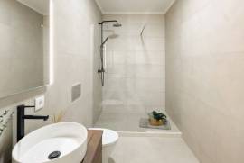 Apartamento T3 Totalmente Renovado em Benfica