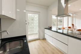 Apartamento T3 Totalmente Renovado em Benfica