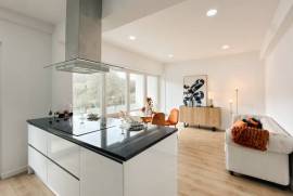 Apartamento T3 Totalmente Renovado em Benfica