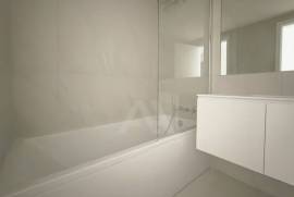 Apartamento T2 nas Avenidas Novas em Condomínio Fechado