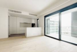 Apartamento T2 nas Avenidas Novas em Condomínio Fechado