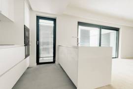 Apartamento T2 nas Avenidas Novas em Condomínio Fechado