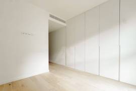 Apartamento T2 nas Avenidas Novas em Condomínio Fechado