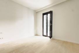 Apartamento T2 nas Avenidas Novas em Condomínio Fechado